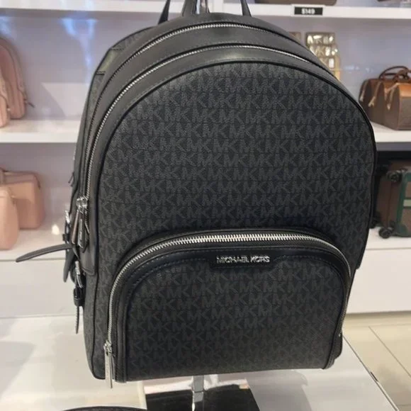 Michael Kors | Bags | Michael Kors Jaycee Large Zip Pocket  display picture 2